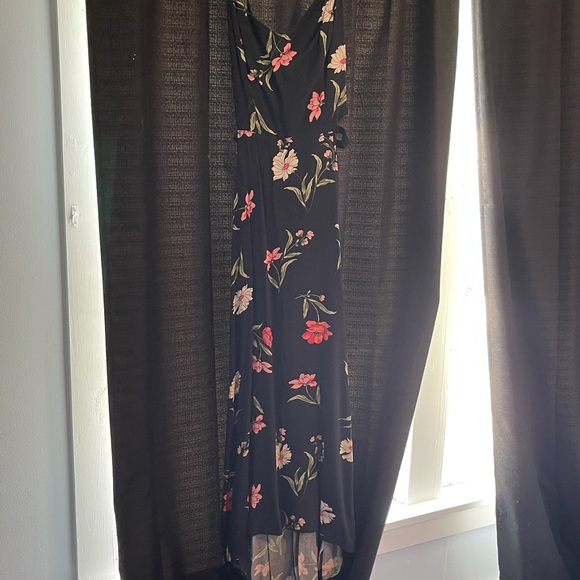 Dress - Picture 2 of 5